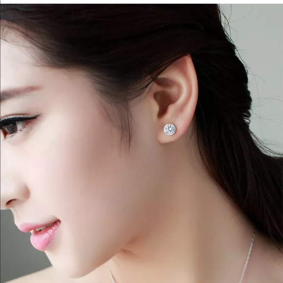 New Shine Stud 925 Silver White Sapphire earrings - Picture 4 of 8